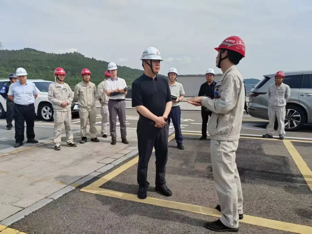任云带队调研防汛抗旱、应急值班值守和应急物资储备等...