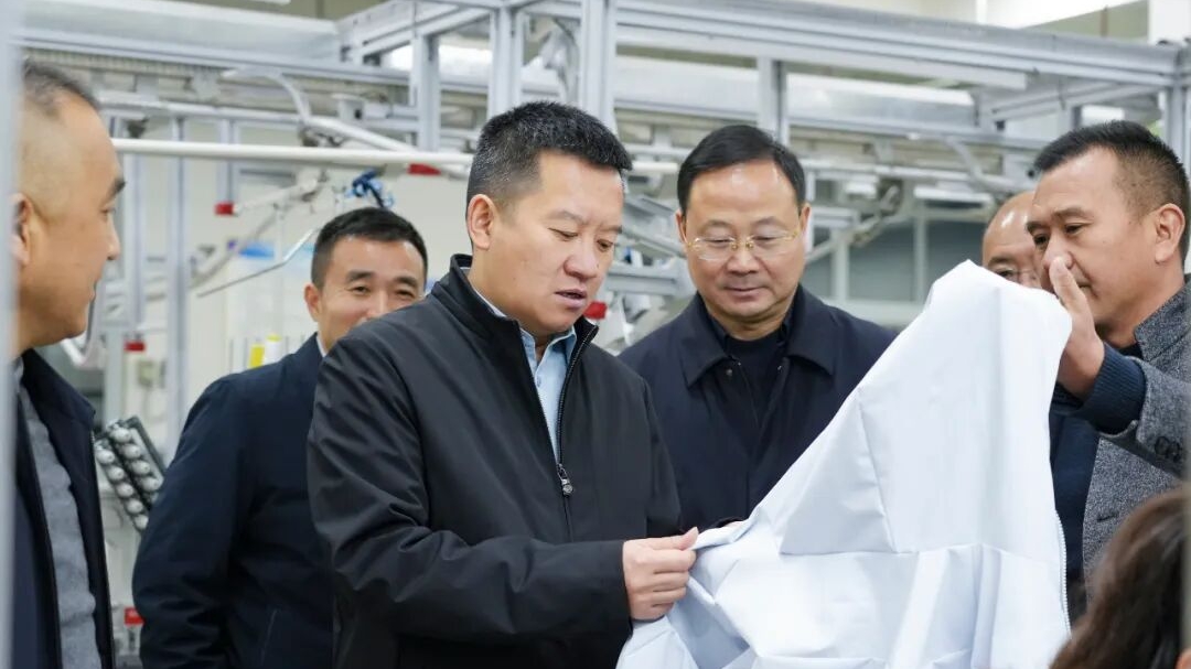 袁达成调研全县工业经济发展工作